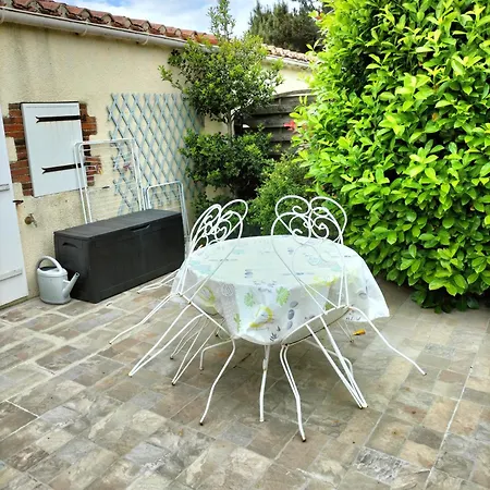 Petite Maison 2 Pieces Pour 4 à 5 Personnes Le Boupère